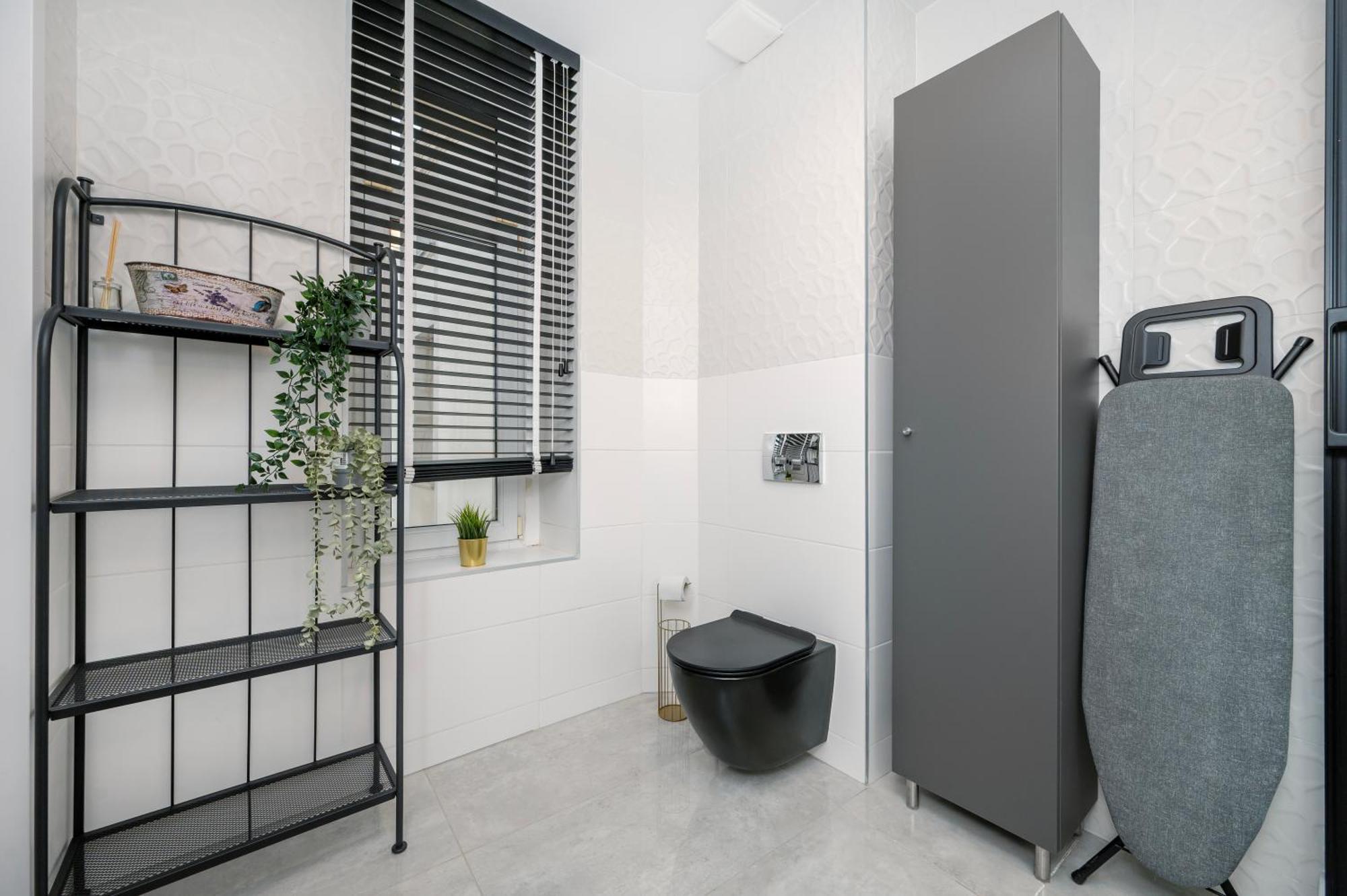 Historic Studio - Top Location, Tram & Shops Nearby, Fabryczna - By Rentujemy Apartment Лодз Екстериор снимка